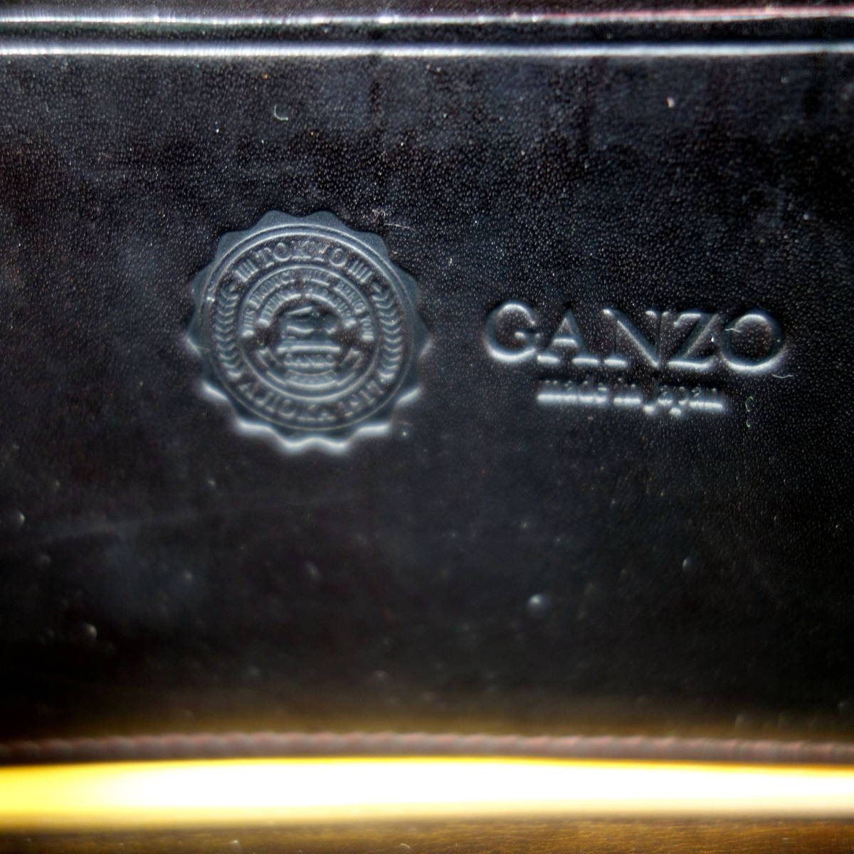【良品】ガンゾ　GUD2 ジップウォレット　GANZO　黒紫 GANZO GUD2 ガンゾ 受注 渋カッコ良すぎ！手に吸い付くようなこの質感！一度味わったら 大丸東京店公式
