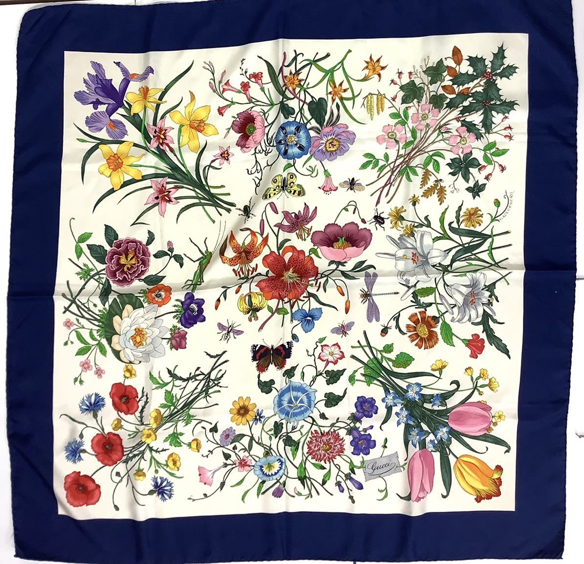 GUCCI グッチ シルク100% スカーフ 85cm ブルー×ホワイト 花柄