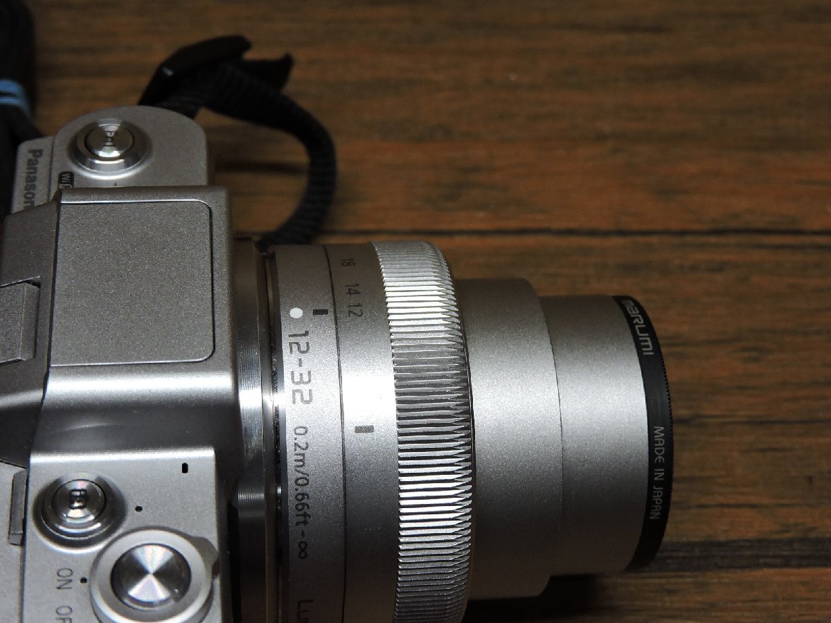 辻△546【目立った傷や汚れなし】Panasonic LUMIX G デジタル一眼