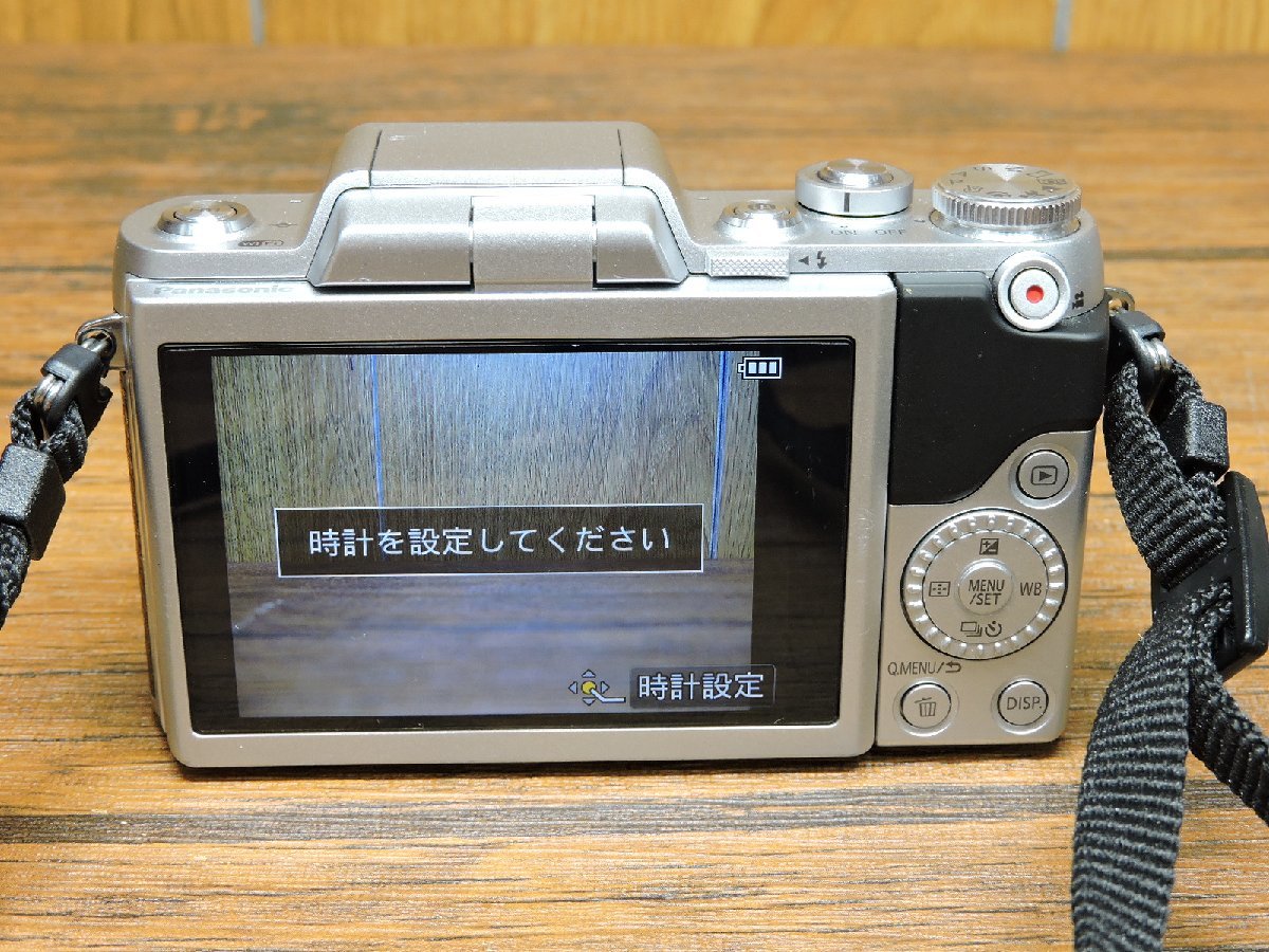 辻△546【目立った傷や汚れなし】Panasonic LUMIX G デジタル一眼