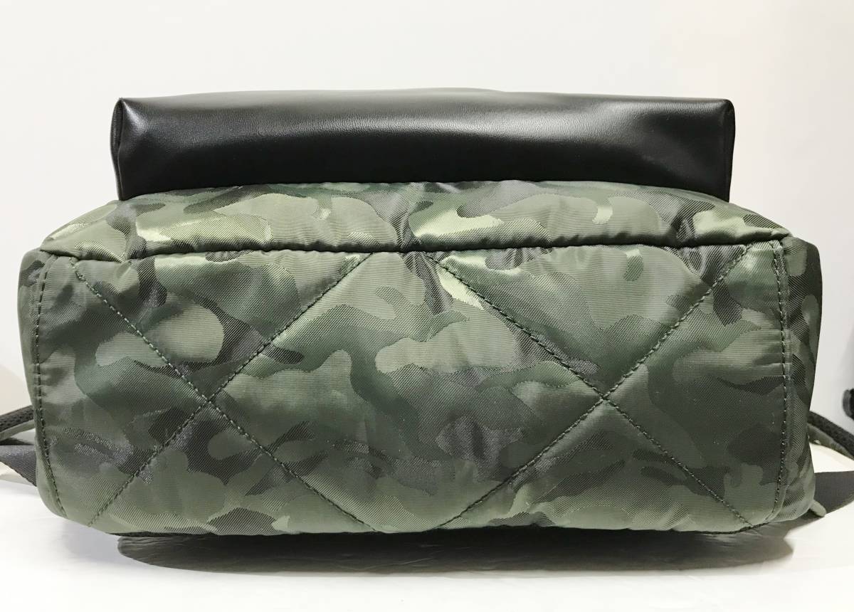 GUESS ゲス ロゴプレート デイパック 迷彩柄 バックパック リュック 