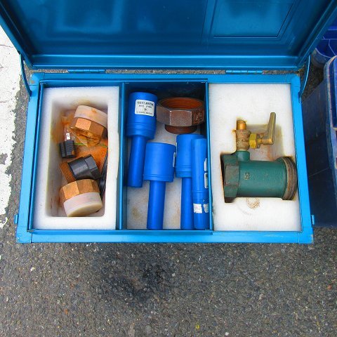 ▲▽5451　前澤給装　電動穿孔機　ケズルくん200/ケズルくんJr/挿入機2型　セット△▼ Yahoo!オークション - ケズルくんJr 美品 Jr(ジュニア) 水道用