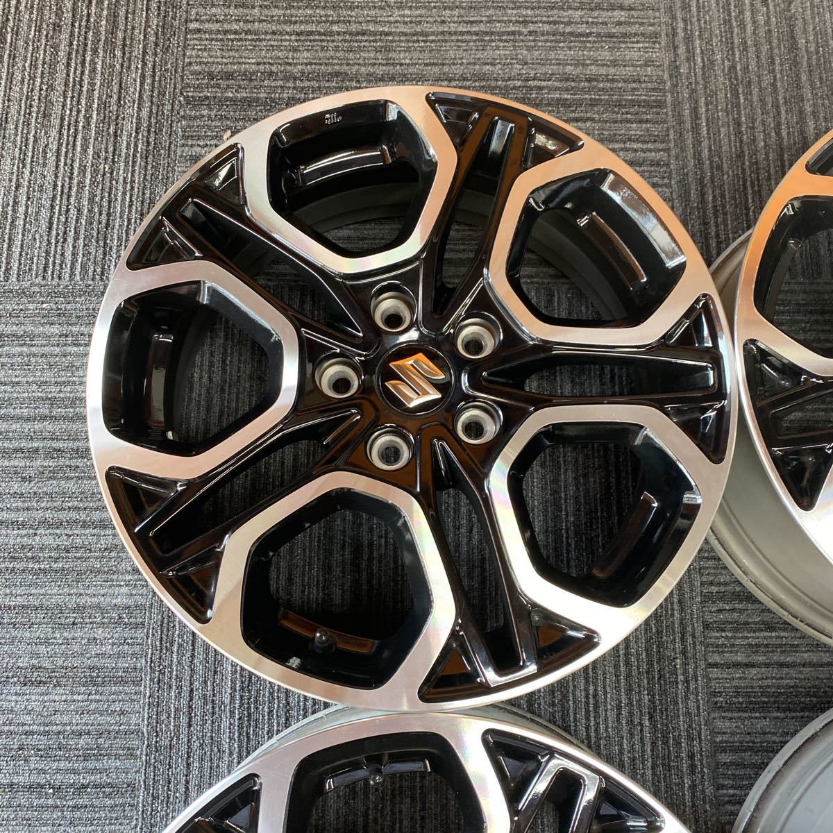 中古 美品 ZC33Sスズキ スイフトスポーツ 純正 17インチアルミホイール 