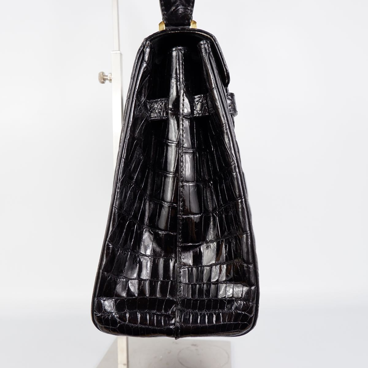 人気，得価 1スタ 美品 クロコダイル ハンドバッグ ベルトデザイン ゴールド金具 カデナ クロシェット 南京錠 センター取り シャイニングクロコ ワニ革