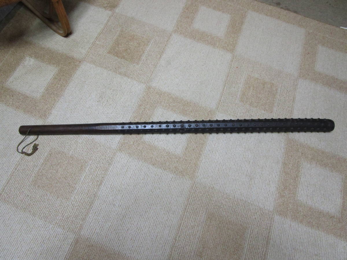 【赤字超特価，本物保証】 古時代物 天文年号 武具 武器 木製 樫木 栗 樫 八角形 鉄製丸鋲 棍棒 金砕棒 警棒 長さ約131.5cm 追加画像有ヤマト着払い(武具)｜売買されたオークション情報、yahooの商品情報をアーカイブ公開 その他