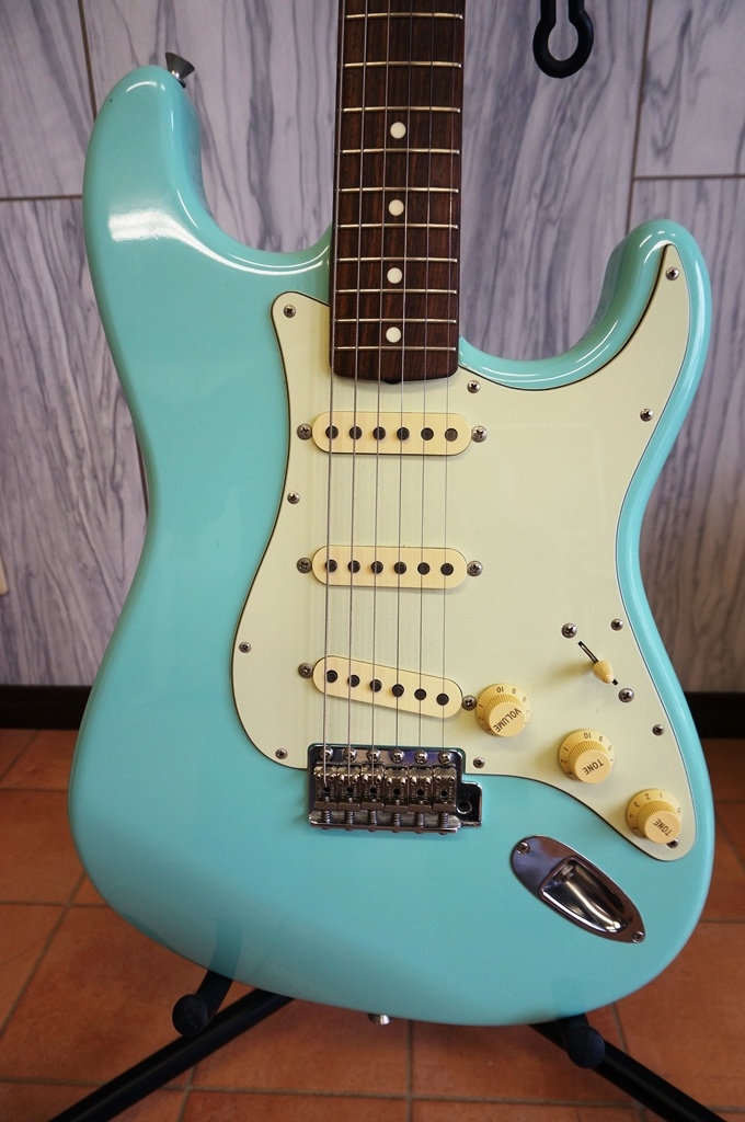 Fender Japan ストラトキャスター　 エレキギター　 レアカラー Fender Japan ストラトキャスター エレキギター レアカラー