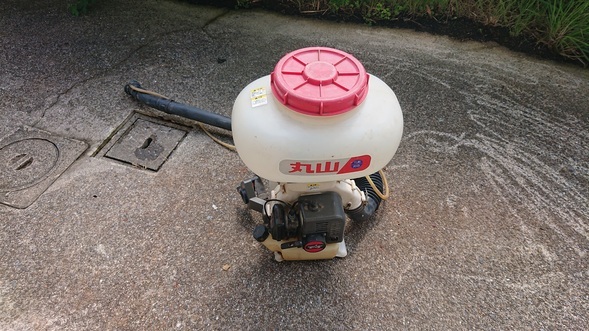 豊富な，得価】 丸山 背負式 動力散布機 MDJ40G-23 .タンク容量20L 1kg