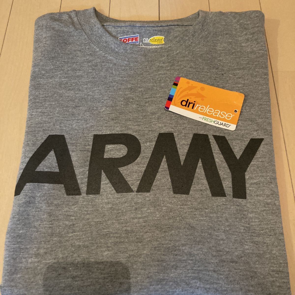 【ワンウォッシュのみ新品同様】ソフィー SOFFE US ARMY Tシャツ サイズL グレー半袖Tシャツ_4