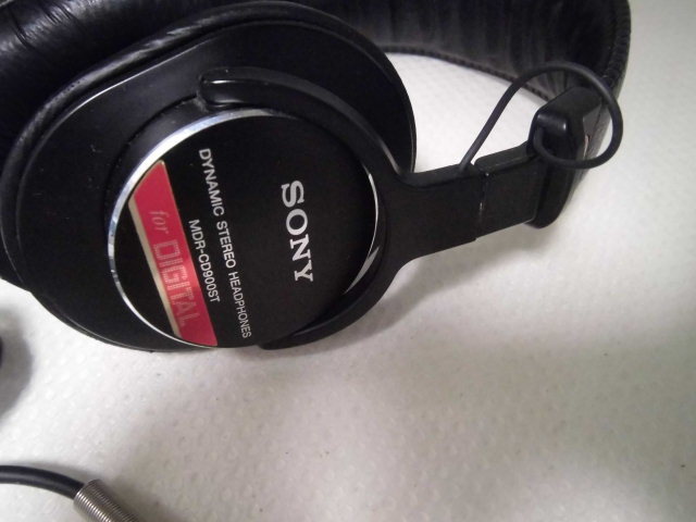 SONY 密閉型スタジオモニターヘッドホン MDR-CD900ST　R音出ず SONY MDR-CD900ST 密閉型スタジオモニターヘッドホン | スタジオモニター プロフェッショナル
