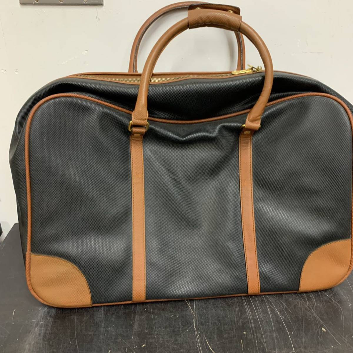 【人気SALE，送料無料】 Y186 BOTTEGA VENETA ボッテガーヴェネタ レザースーツケース 南京錠欠品 現状品(ボストンバッグ)｜売買されたオークション情報、yahooの商品情報をアーカイブ公開 - オークファン ボストンバッグ