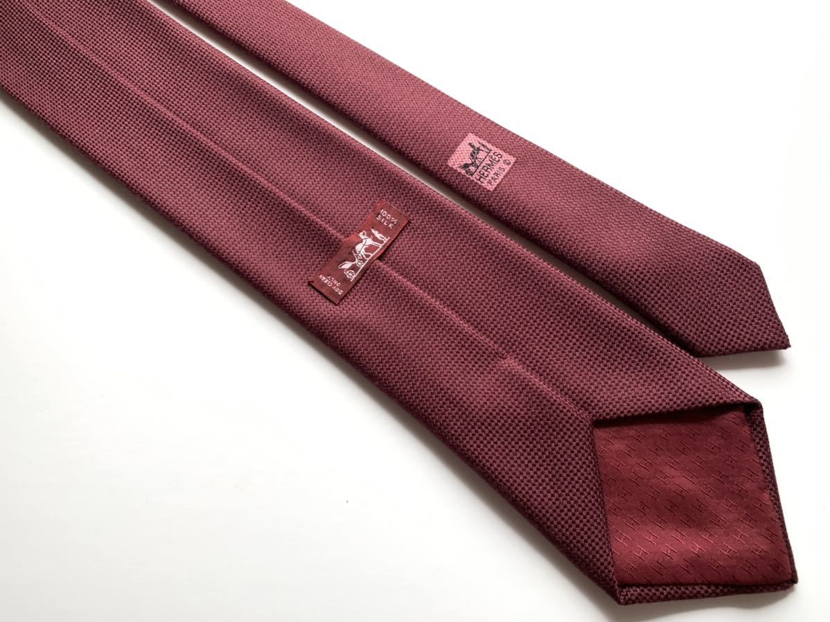 美品✨HERMES ネクタイ　エルメス　ソリッド　ボルドー　無地　光沢感　高級 美品】HERMES エルメス ネクタイ ボルドー 赤 ソリッド 無地 専用