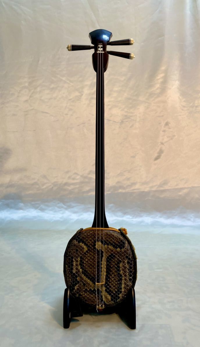 八重山クルチ 真壁型 跨る 沖縄三味線 