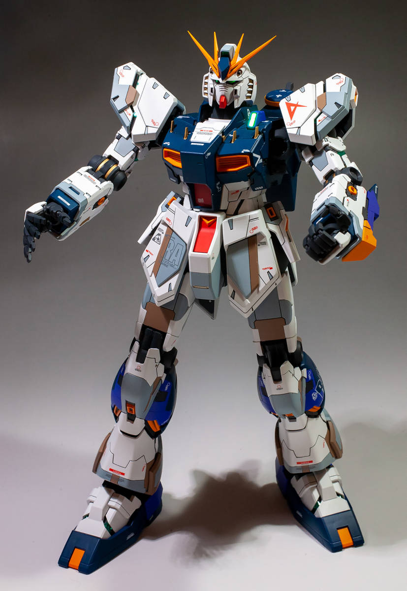 ニューガンダム Mg 1 100 Rx 93 Vガンダム Ver Ka 塗装完成品 完成品 売買されたオークション情報 Yahooの商品情報をアーカイブ公開 オークファン Aucfan Com