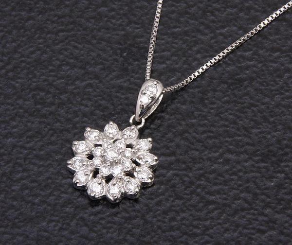 ダイヤモンド ネックレス 華 0.28ct pt900 高品質D～Fカラー 0.06ct 
