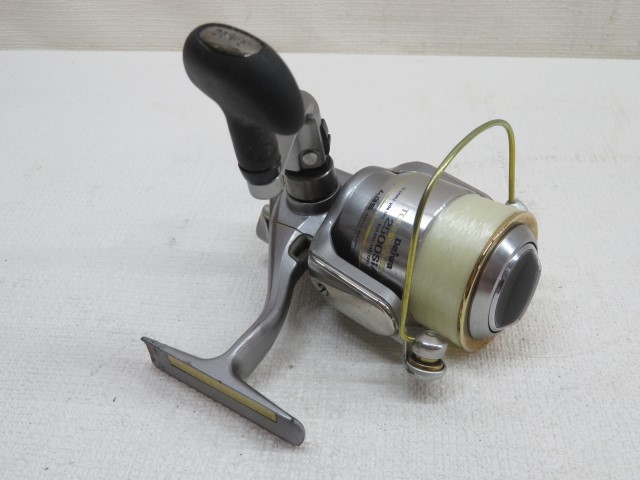 ☆Daiwa TOURNAMENT Z 2500SiA スピニングリール ダイワ トーナメント