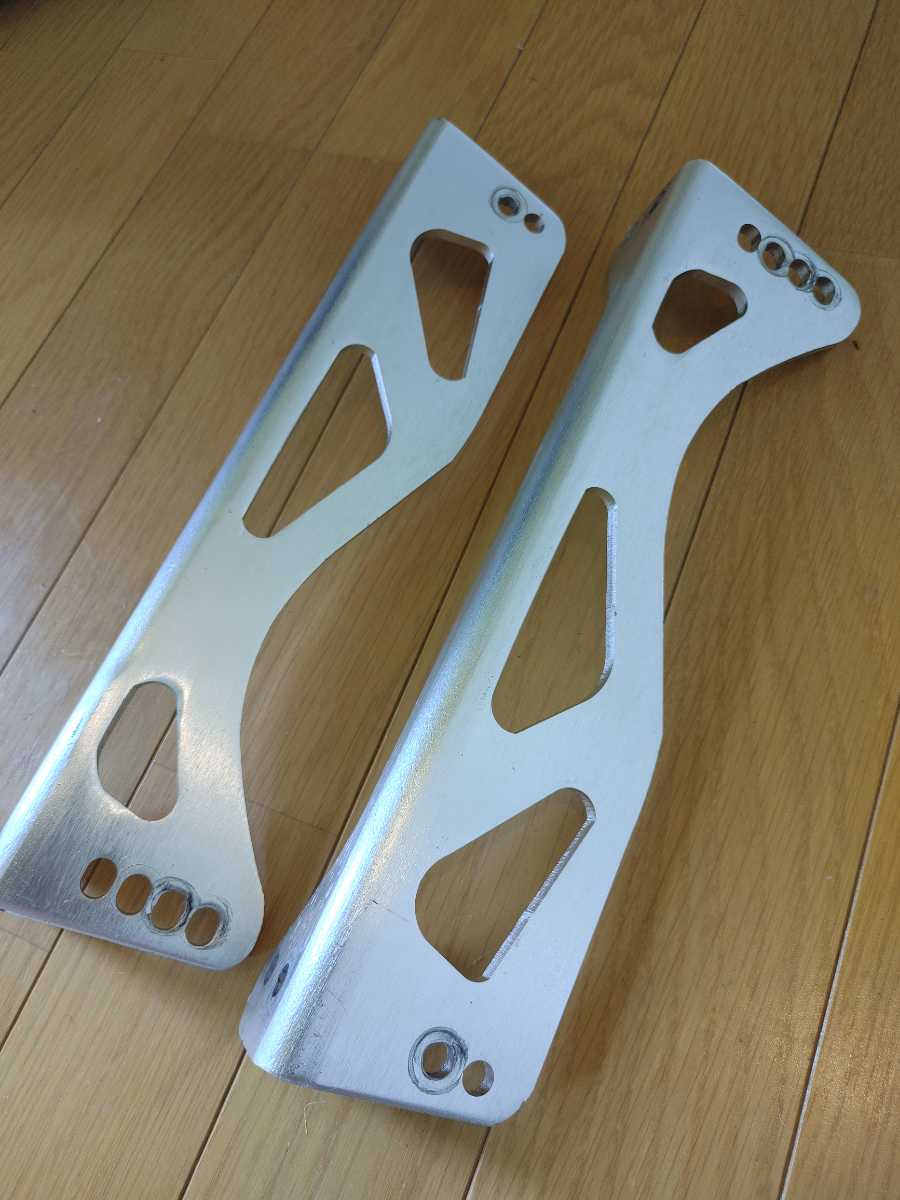 新作，豊富な CORN'S コーンズフルバケ用 純正シートレール用 ブラケット ステー シルバー NA6CE NA8C NB6C NB8C ロードスター コンバケ専用 2(レール)｜売買されたオークション情報、yahooの商品情報をアーカ レール