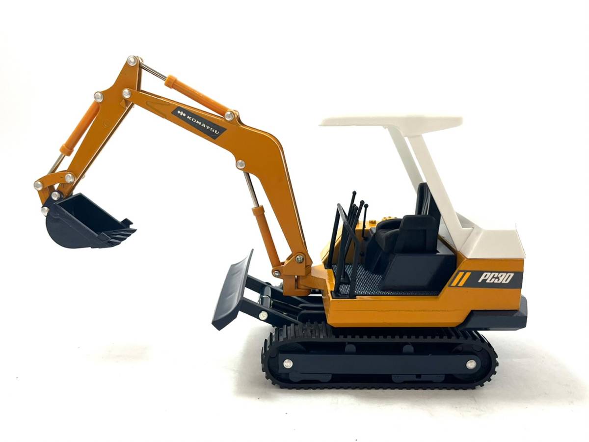 【美品箱なし】コマツ☆ヨネザワ ダイキャストモデル☆ ホイール式パワーショベル PW60 ☆1/40スケール ダイヤペット コマツ ヨネザワ No.K-51 日本製 KOMATSU