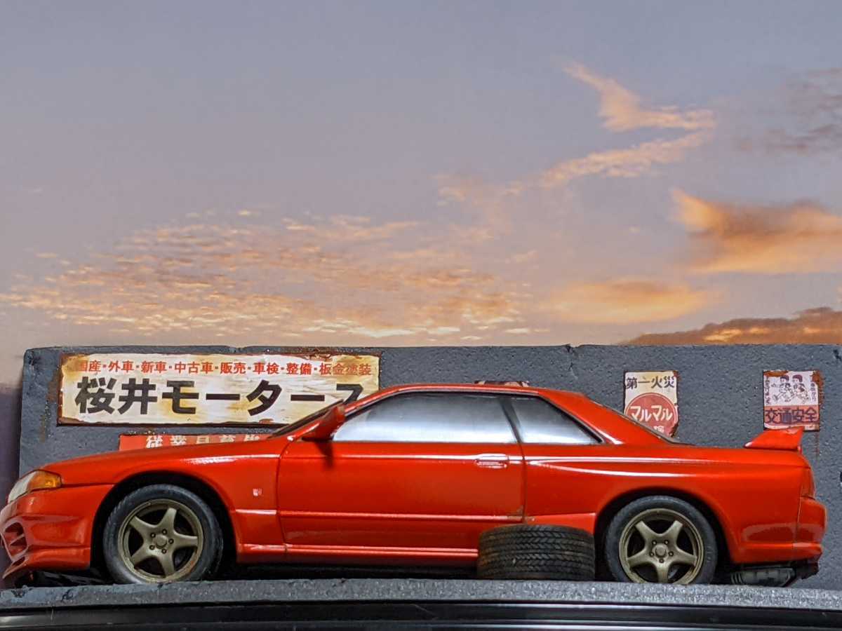 1 24 日産 スカイライン00gt R R32 車屋 草ヒロ 自作ジオラマ完成品 ケース付 完成品 売買されたオークション情報 Yahooの商品情報をアーカイブ公開 オークファン Aucfan Com