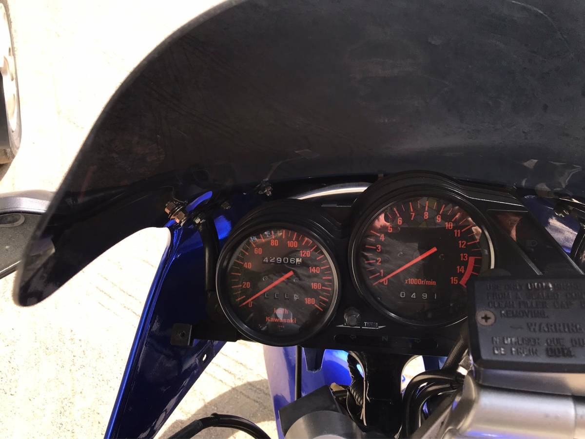 zzr250 アッパーカウル ②カワサキ ZZR250アッパーカウル(フロント