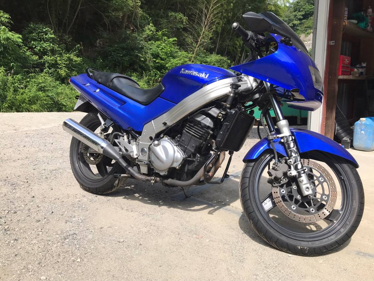 zzr250 アッパーカウル ②カワサキ ZZR250アッパーカウル(フロント