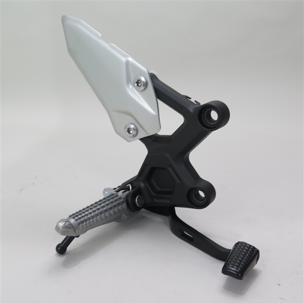 ♪ZX-25R/ZX250E 純正 右側 メインステップ(K0607B06) 美品 ♪ZX-25R/ZX250E 純正 右側 メインステップ(K0607B06) 美品