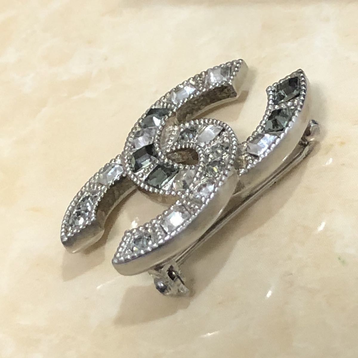 ◇美品【CHANEL】ココマーク ラインストーンブローチ バイカラー 