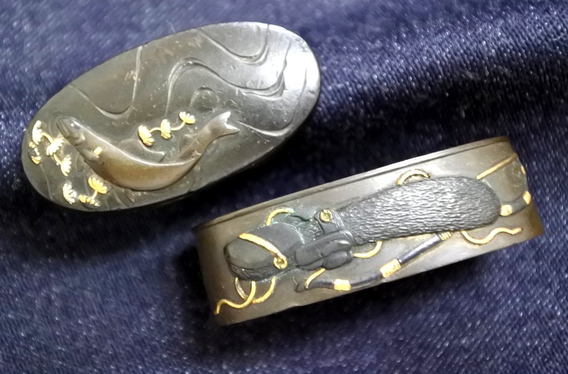 【刀装具】時代 柄頭（鮎図）縁（弓図）