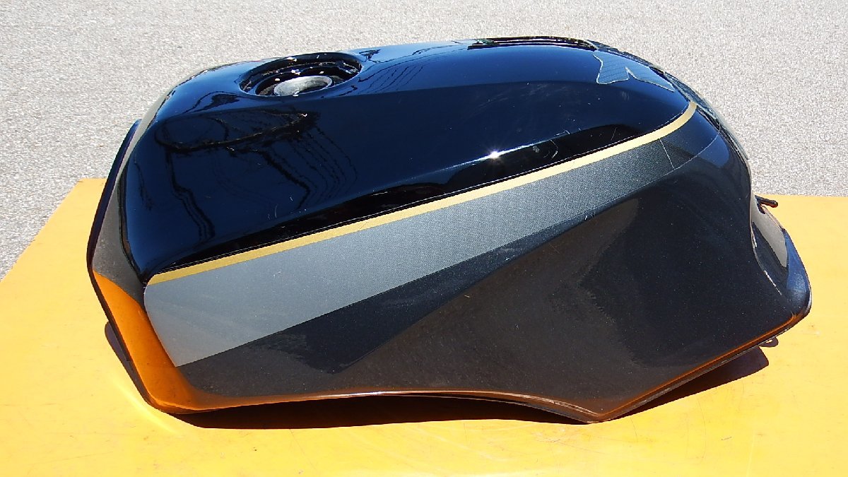 gpz900r Kawasaki 燃料タンク 黒 gpz900r Kawasaki 燃料タンク 黒 2026