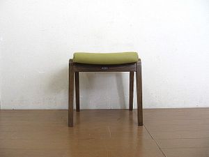 カリモク スツールのYahoo!オークション(旧ヤフオク!)の相場・価格を