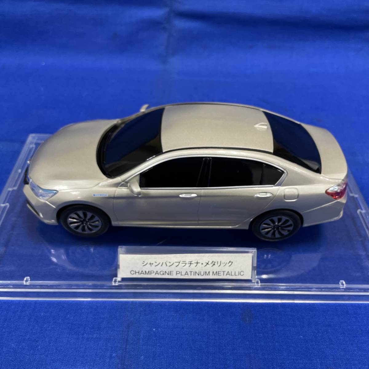 セール，定番 1/24 ミニカー カラーサンプル HONDA ホンダ ACCORD アコード シャンパンプラチナ メタリック(乗用車)｜売買されたオークション情報、yahooの商品情報をアーカイブ公開 - オークファン 乗用車