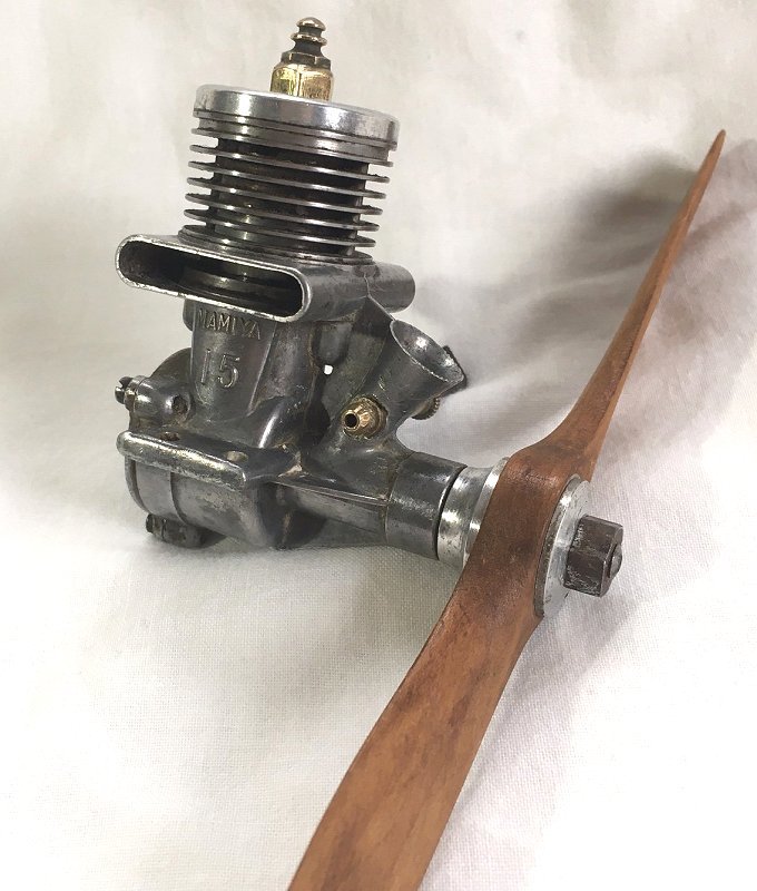 【飛行機屋】マミヤ15 エンジン 両面排気 中古 MAMIYA 15 glow engine dual port