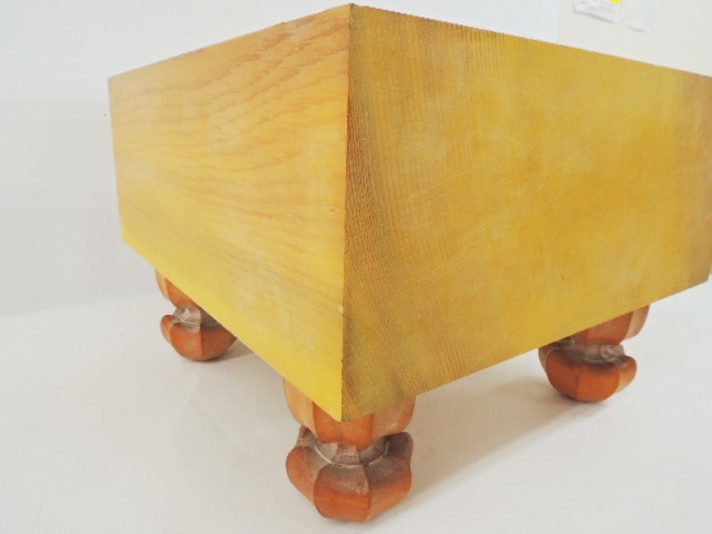 囲碁盤 本榧 板目木裏 脚付き 5.6寸 ヘソ有 桐箱