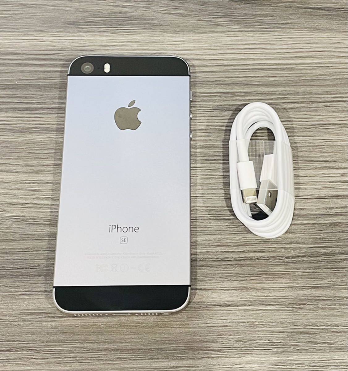 32GB SE iPhone SIMフリー simフリー 第1世代 Apple スペースグレイ