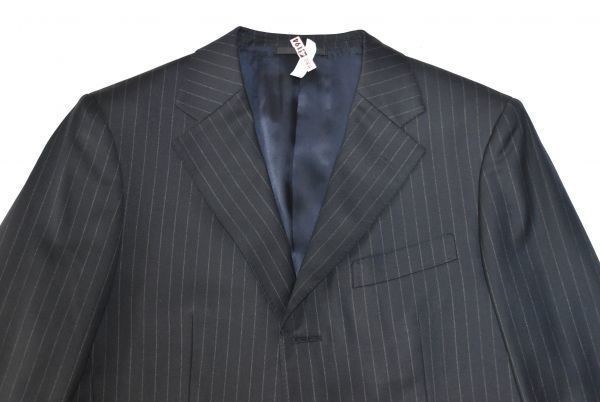Paul Stuart × NIKKEI THE MAGAZINE MODELトロピカルストライプスーツ magazine掲載GLOBAL Nikkei 品格と快適性が融合したビジネス SUIT 極上シルク混生地ネイビー 極美品☆ポールスチュアート×ロロピアーナ社 0 MEN'S チェンジ