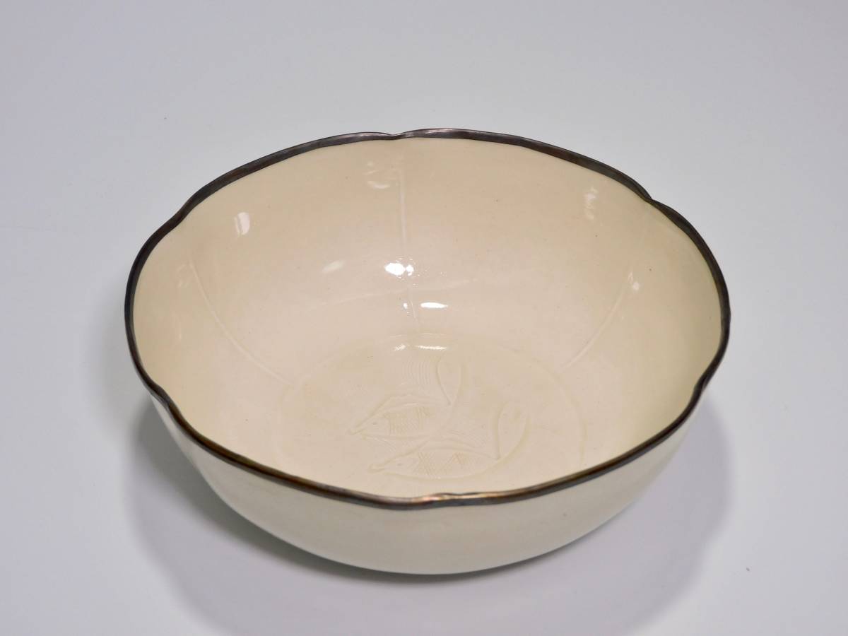 中国古美術・旧蔵品 宋代 定窑 酱釉 花鸟纹盘・食器・禮品・置物・茶道具・文房具 Yahoo!オークション 宋時代 吉戸 古美術品専門サイト 古美術 中国古陶