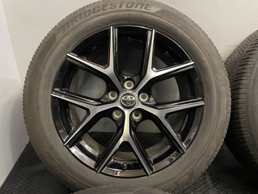 30系ハリアー 純正ホイール 235/55R18