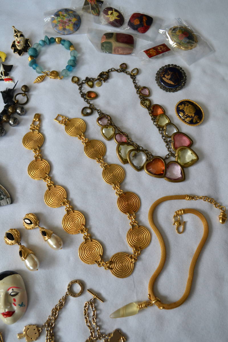 【1円出品】まとめ売りブランドアクセサリーセット23個 ブローチ　ネックレスKenzo Sonia Rykiel Moschino Lanvin Guy Laroche Marc Jacobs