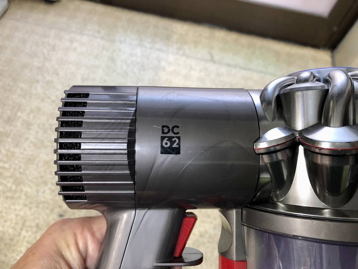 ダイソン DC62 Dyson コードレスクリーナー V6 分解清掃・作動確認済