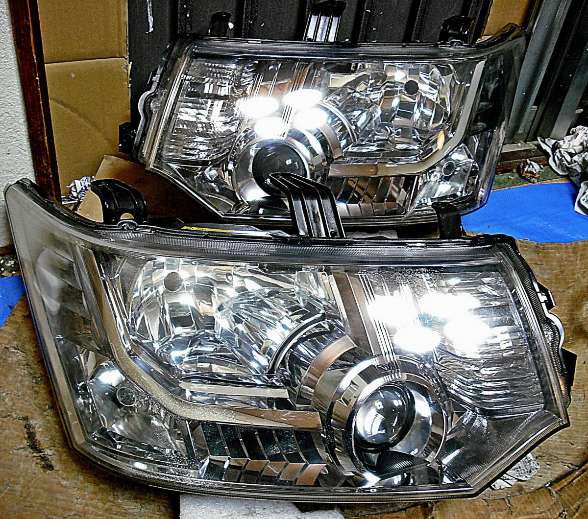デリカD:5 HID ヘッドライト 左右セット KOITO 100-87918
