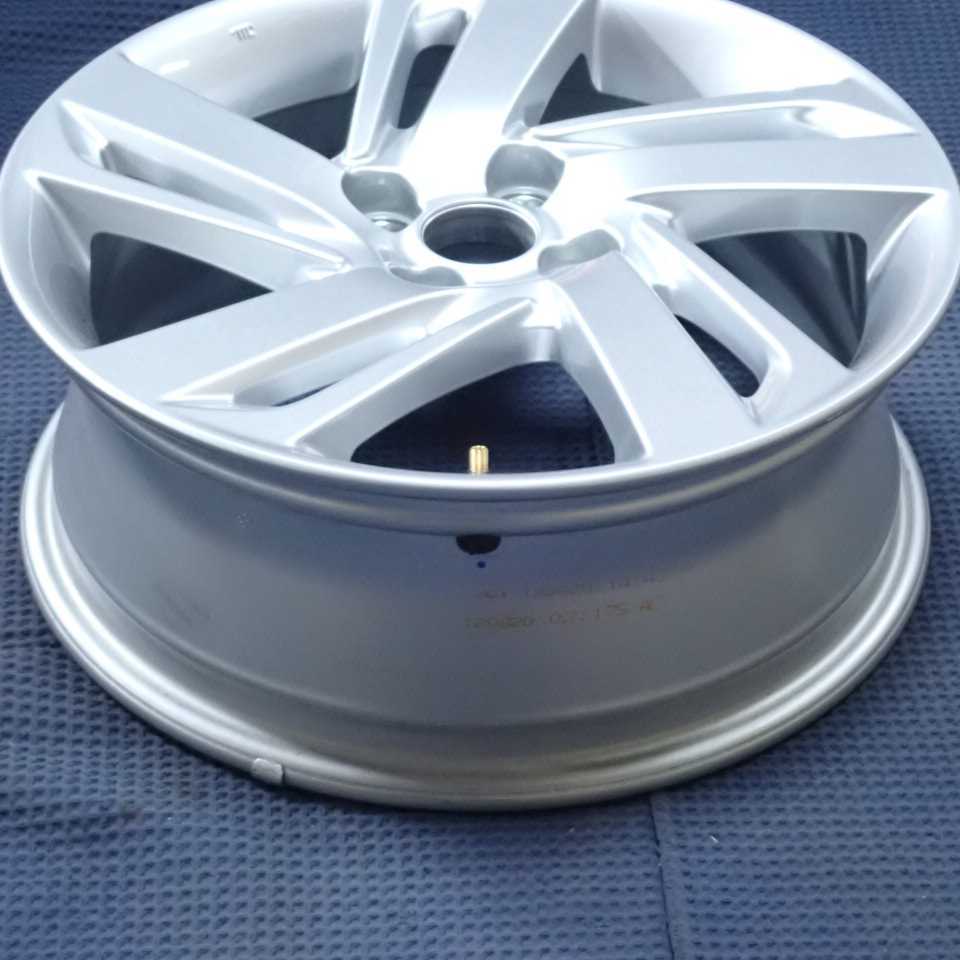 ばく！トヨタライズ　ダイハツロッキー純正ホイール新品未使用 トヨタ ライズ ダイハツ ロッキー 純正 アルミホイール アルミ 1本 4穴