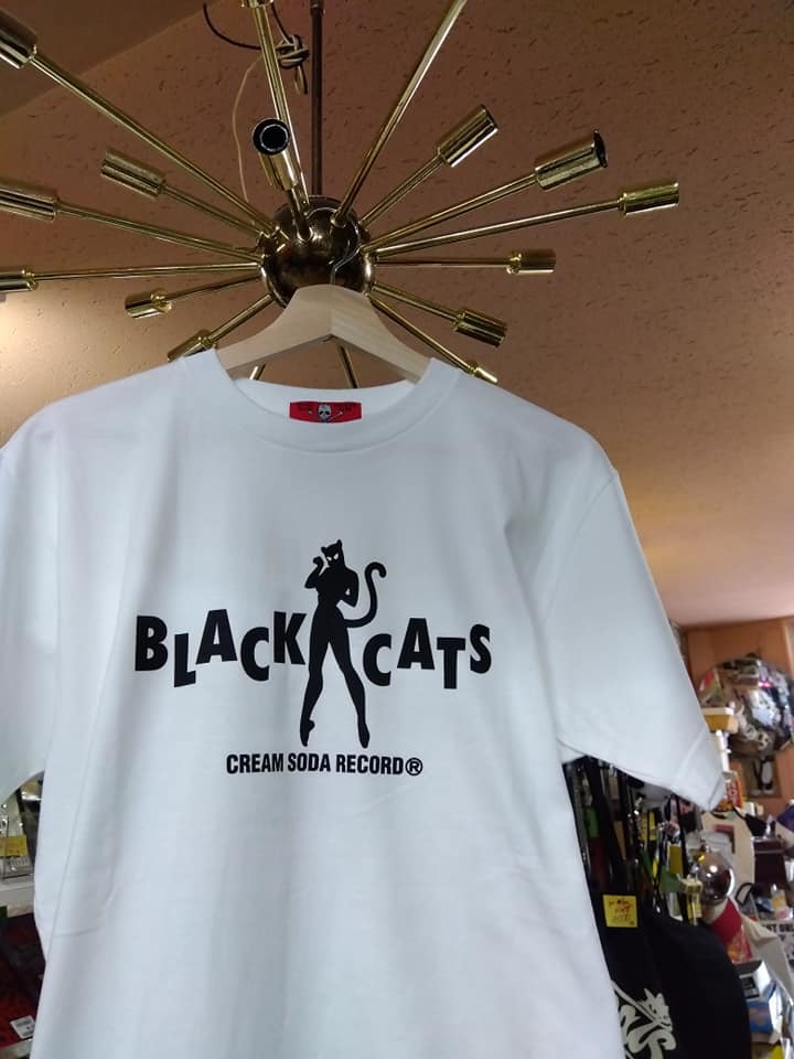 【赤字超特価，送料無料】 XLサイズクリームソーダＴシャツBLACK CATSロゴTシャツ白色 ロカビリーブラックキャッツビスキャッツピンクドラゴンCKBマジックキャロル(文字、ロゴ)｜売買されたオークション情報、yahooの商 XLサイズ以上