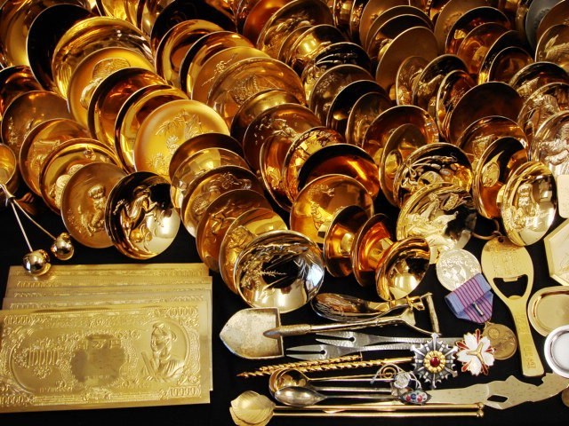 上級品 特価 超大量!!!人気の金杯・銀杯・置物・スプーン・皿・朱肉