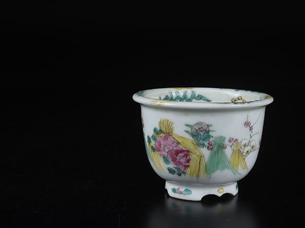 値下げ中古 【加】234e 中国美術 色絵 外縁 花図 丸鉢 直径 約9，5cm
