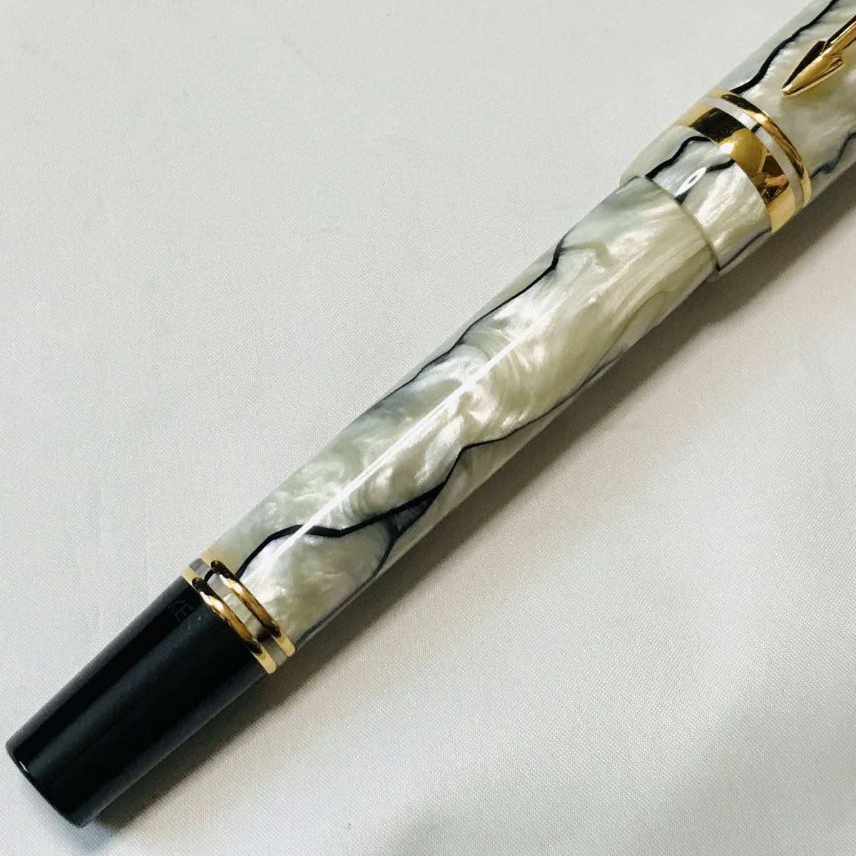 パーカー パールホワイト マーブル模様 万年筆 18K 750 PARKER パーカー万年筆 デュオフォールド マーブル パール＆ブラック