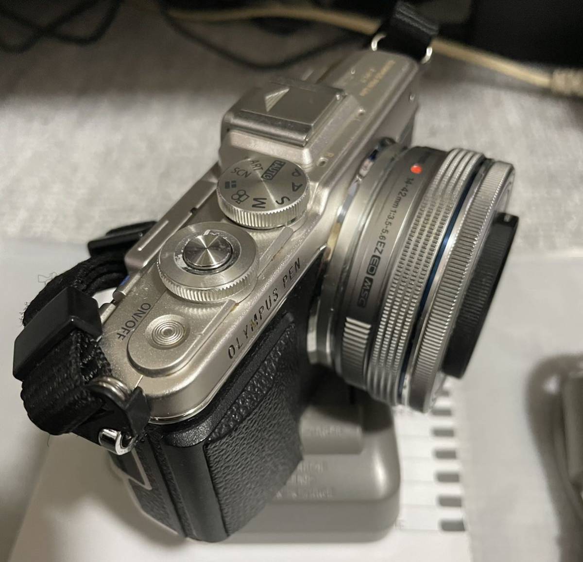 OLYMPUS PEN E-PL7 ボディ シルバー ミラーレス一眼 PEN E-PL7 BODY