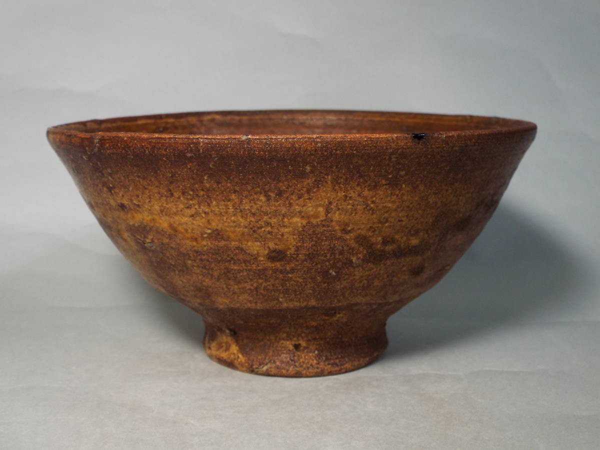 侘びた景色の黄伊羅保茶碗 17世紀李朝時代中期 鈴木