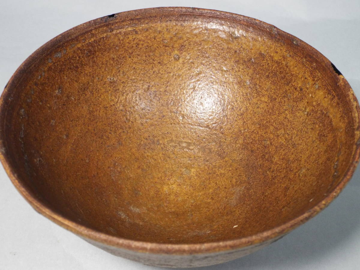 侘びた景色の黄伊羅保茶碗 17世紀李朝時代中期 鈴木