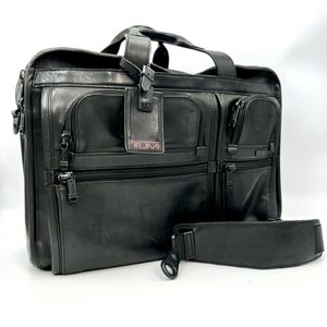 TUMI ビジネスバッグ レザーのYahoo!オークション(旧ヤフオク!)の相場