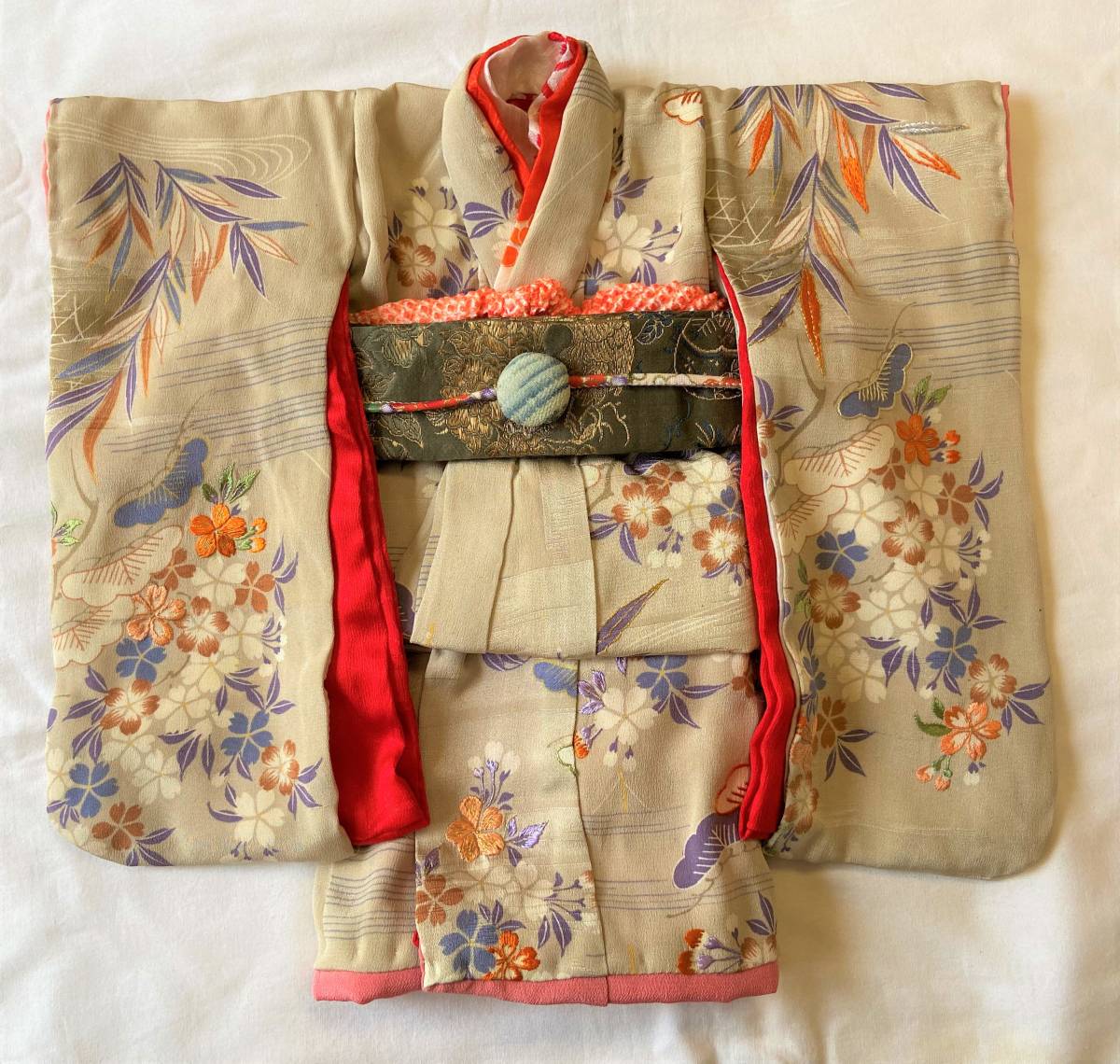 錦紗縮緬アンティーク子供着物！手刺繍入り でかかっ