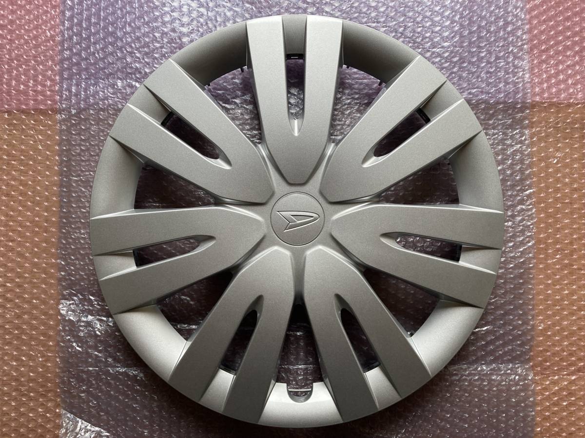 【送料無料，限定SALE】 新車添付 品 ダイハツ キャスト 純正 15in スチールホイール用 ホイールキャップ シルバー 42602-B2370 1枚 c(純正品)｜売買されたオークション情報、yahooの商品情報をアーカイブ公開 - オークフ 純正品